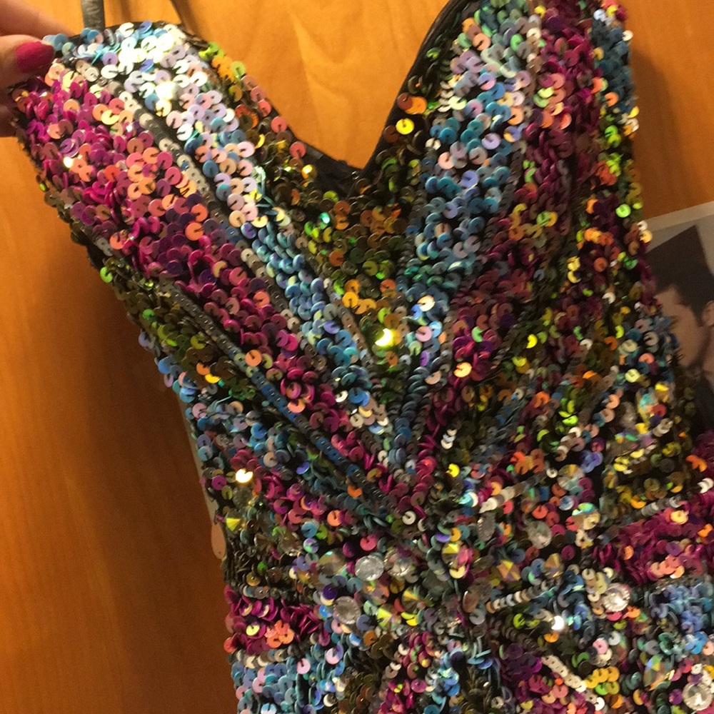 Prom dress - Picture 2 of 4